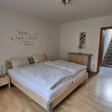 Apartment Roberts Im Hammerbachtal Offenhausen